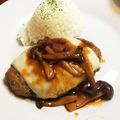 しょーちゃん♡810's cooksnap of when they made 付け合わせも簡単♡きのこ煮込みハンバーグ.