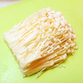 アイリッシュショコラ's cooksnap of when they made 台所を汚さない、エノキの切り方＆洗い方♪.