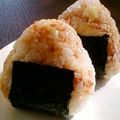 くぅ。's cooksnap of when they made お弁当にどうぞ♪おかかﾁｰｽﾞのおにぎり.