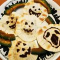 cherry☆Y's cooksnap of when they made 餃子の皮で可愛いおばけサモサ.
