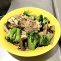 りかこ◎'s cooksnap of when they made 舞茸とベーコンのガーリックバター炒め.