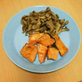 ピーナッツ子♪'s cooksnap of when they made 簡単☆鮭と舞茸のバター醤油焼き.