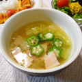 runa10's cooksnap of when they made 白菜とウインナーとオクラのスープ.