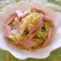 みー坊★'s cooksnap of when they made 魚肉ソーセーシと白菜の卵とじ.