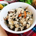 はぐはぐっぴ's cooksnap of when they made ひじきときのこの炊き込みごはん.