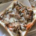 meyan's cooksnap of when they made 朝食に♪ツナとごぼうのピザトースト.