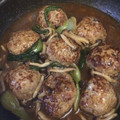 ★YuMiPAD★'s cooksnap of when they made 簡単すぎる絶品！和風！煮込みハンバーグ.