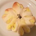 Syk0214★'s cooksnap of when they made 自家製酵母＊桜餡パン＊お花の成形.