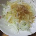 もりのりころ's cooksnap of when they made 簡単新玉ねぎとシラスの鰹節サラダ.