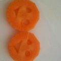 るどるふ55's cooksnap of when they made 簡単な飾り用にんじんの切り方（スマイル）.