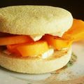 ひなたこやき's cooksnap of when they made 柿とシナモンのイングリッシュマフィン.