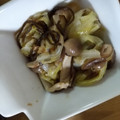 クックOYTSP1☆'s cooksnap of when they made 超簡単！しめじとキャベツのやみつき和え.