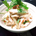 ゆみっちぇ's cooksnap of when they made 茹で鶏とごぼうの梅和え.