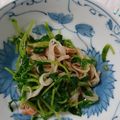 イチゴ、イチゴ。's cooksnap of when they made ❀お弁当に❀豆苗とカニカマのおひたし.