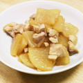 churu's cooksnap of when they made 大根と鶏もも肉の煮物♪中華風.