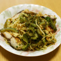 ＊実月＊'s cooksnap of when they made 塩鯖とゴーヤのエスニック焼きそば.