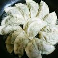 冷蔵庫処理ウーマン's cooksnap of when they made ニラたっぷり羽根つき餃子.