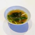 旦那は皿洗い's cooksnap of when they made 簡単、節約、朝食に♪ニラと舞茸のお吸い物.