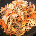 むぎ⁂'s cooksnap of when they made 豚肉と根菜の中華風炒め物.