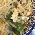 くらげあむ's cooksnap of when they made うまっ!!鶏胸肉とオクラのネバッともやし.