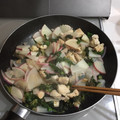 大ピヨ's cooksnap of when they made 簡単！ムネ肉とラディッシュの生姜炒め.