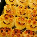 E13's cooksnap of when they made アンパンマン&バイキンマンちぎりパン.