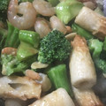 あるはす's cooksnap of when they made エビ・ブロッコリー・ちくわのガリマヨ炒め.