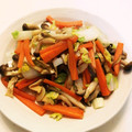 クックE662AA☆'s cooksnap of when they made 白菜としめじのさっと煮.