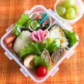 まぁまぁ★彡's cooksnap of when they made 華やか♡白だしごま油香る枝豆コーンむすび.
