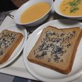 よちりん's cooksnap of when they made おやつに♪練乳黒ごまトースト.