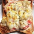 ちゃんたろうまん's cooksnap of when they made 少し残ったシチューで☆ハムチーズトースト.