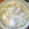 香夜“Kaya“'s cooksnap of when they made ネギとモヤシの豚しゃぶ鍋.