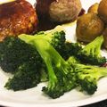 羽毛田's cooksnap of when they made 付け合わせにブロッコリーのペペロンチーノ.