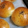 たろきちmama's cooksnap of when they made 手捏ね♪ふわふわ黒ごまパン♪.