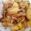 べにあ's cooksnap of when they made 鶏皮とじゃがいものにんにくバター炒め.