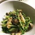ちづりんも's cooksnap of when they made 簡単★副菜【豆苗としめじの胡麻和え】.