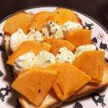 マラクス's cooksnap of when they made 柿とクリームチーズのウェーブトースト.