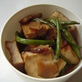 Uttipal's cooksnap of when they made 甘～い厚揚げとシイタケとインゲンの煮たの.