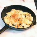 shibuchica's cooksnap of when they made スキレットで！シナモンバター焼きリンゴ.