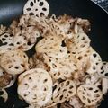 クロだんご's cooksnap of when they made 簡単カリカリ豚肉と蓮根のペペロンチーノ.