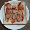 kokoパパ's cooksnap of when they made 食パンがまるでパン屋さんのピザトースト♪.