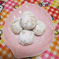 あけみｸﾛｰﾊﾞｰ's cooksnap of when they made スノーボールクッキー❄.