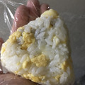クック3WI5PE☆'s cooksnap of when they made 炒り卵とチーズと海苔の佃煮のおにぎり.