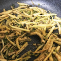 クックI0FS5C☆'s cooksnap of when they made 捨てないで！大根の葉と皮のオイスター炒め.