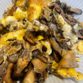 ズッキーーニ's cooksnap of when they made 手早く1品☆舞茸とふんわり玉子の炒め物.