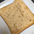 ひぃたろぉ～♪'s cooksnap of when they made オリーブオイル蜂蜜きな粉すりごまトースト.