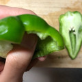  しー's cooksnap of when they made ピーマンのへたと種の取り方（縦割り）.