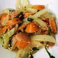 カメリア22's cooksnap of when they made ★あらびきフランクとほうれん草の塩炒め★.
