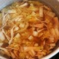 あずむママ's cooksnap of when they made 舞茸と白菜のコンソメスープ.
