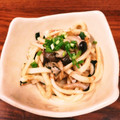かずたくmama's cooksnap of when they made 簡単！きのこのバター醤油焼きうどん.
